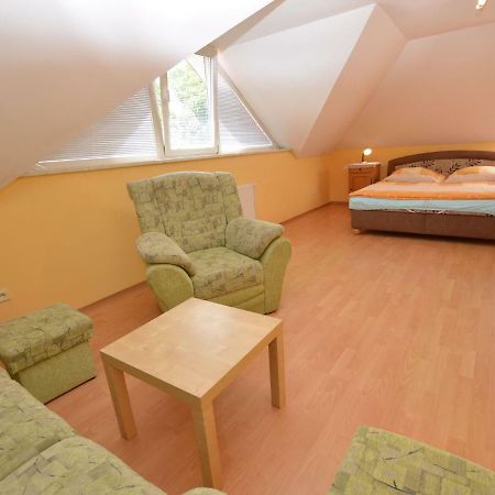 Comfortable Detached House With Large Garden Villa Klokoci Exterior foto